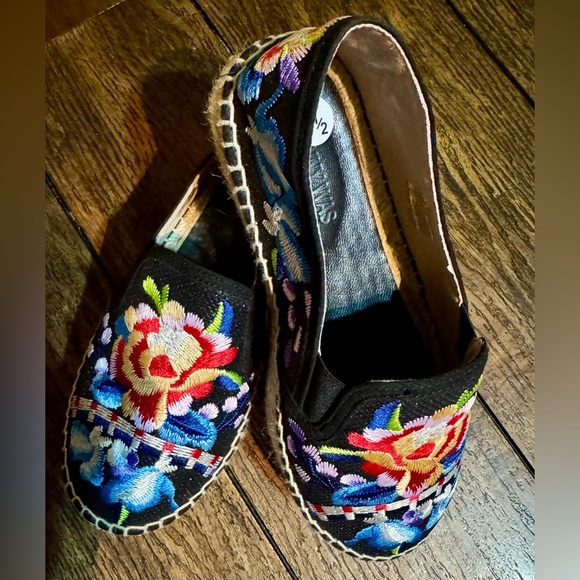 Johnny Was Black Multicolor Floral Espadrilles - Picture 6 of 8